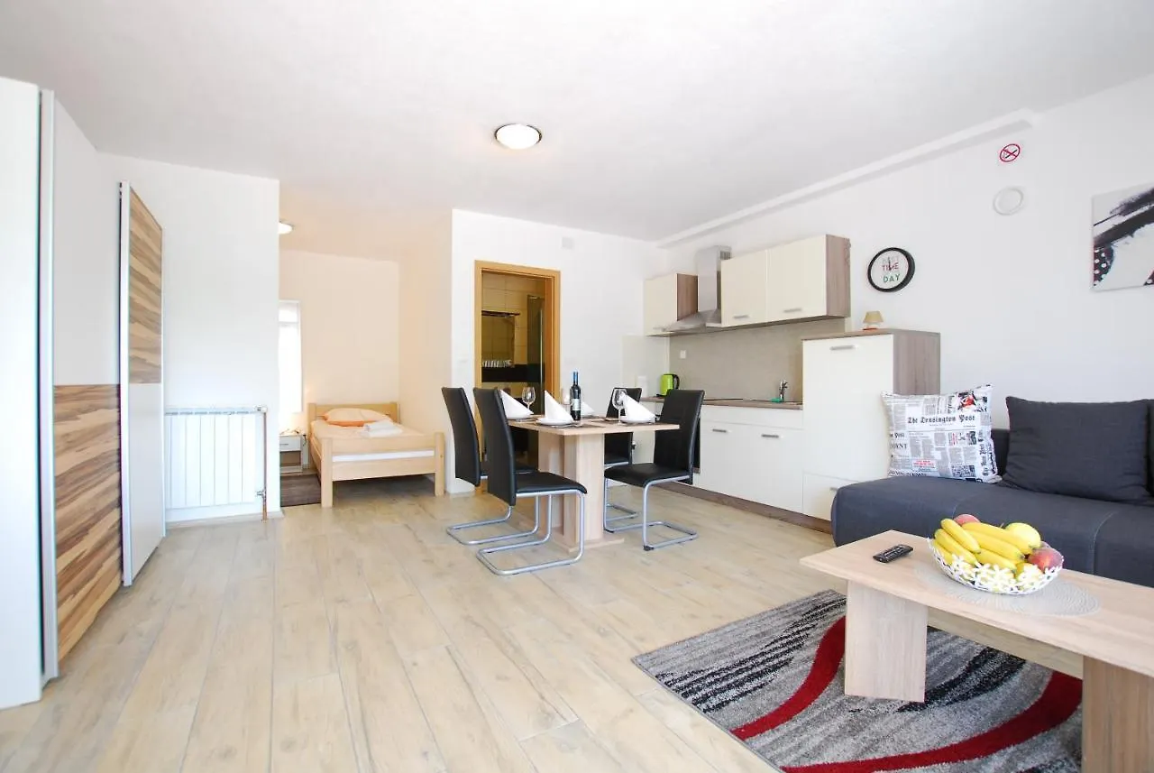 Apartments With A Parking Space Rijeka - 18146 Kroatien